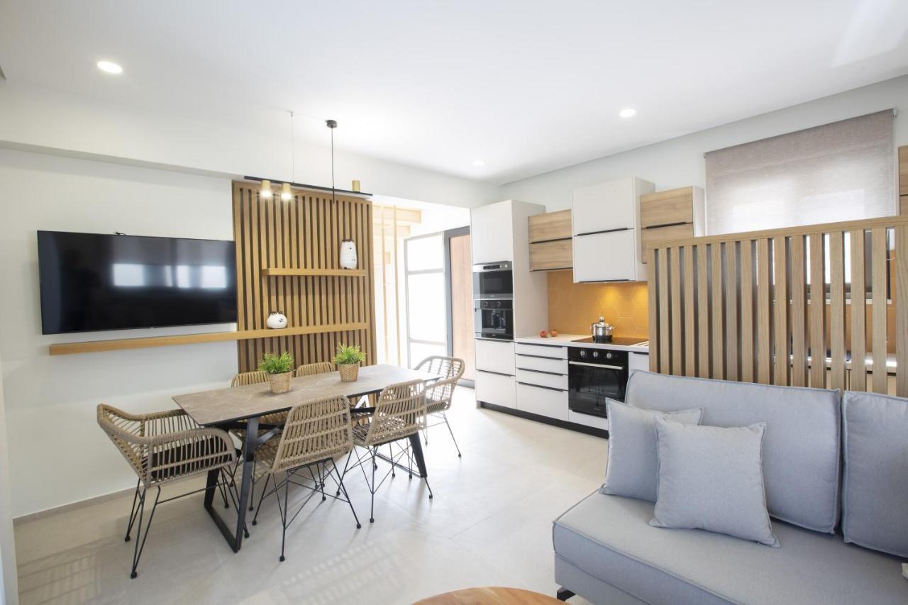 Inorato - Luxury Villa With Private Swimming Pool กาลามิตซี ภายนอก รูปภาพ